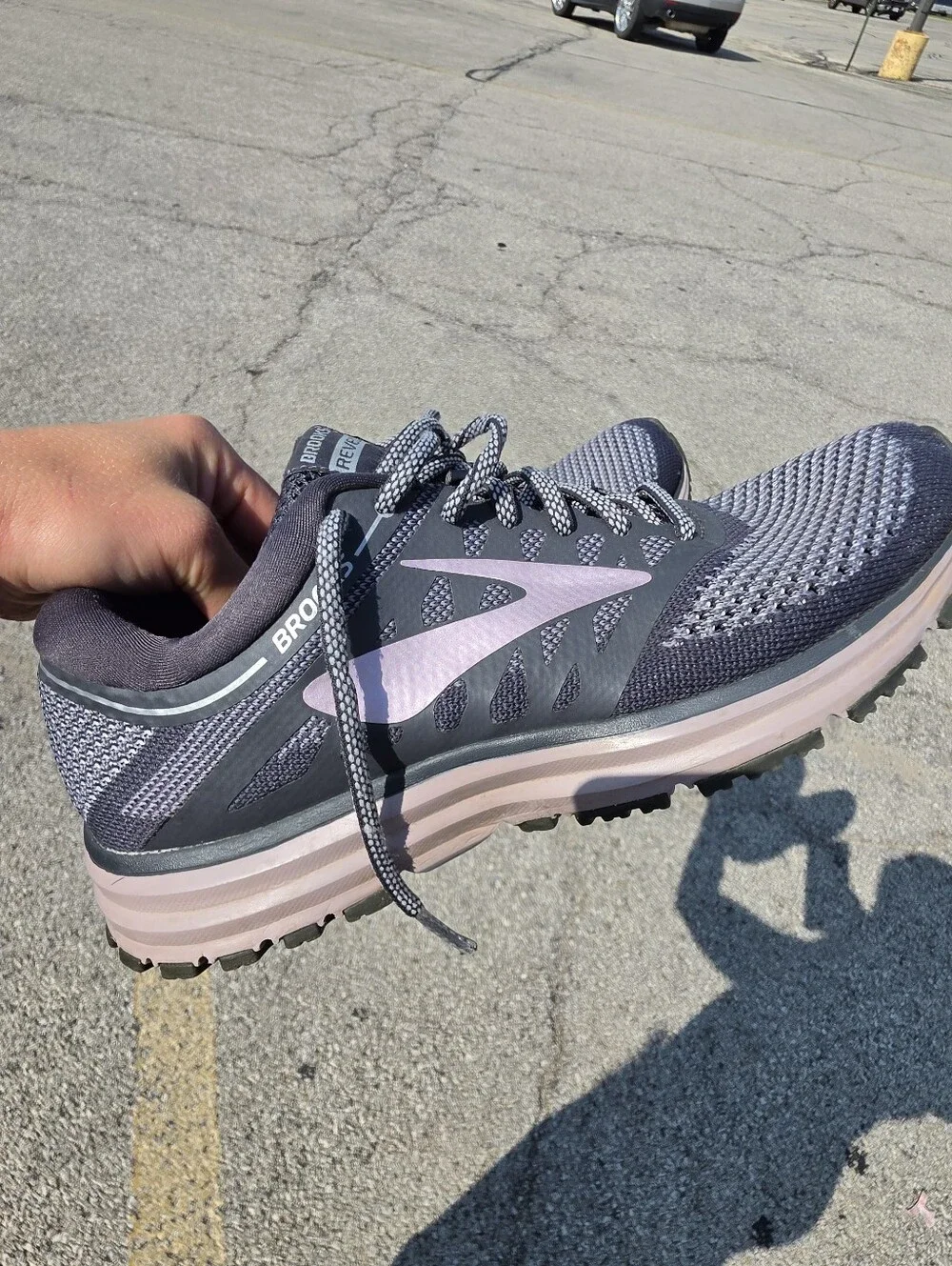 Brooks Revel Women’s 8.5 Running Shoes Gray Pink Athletic Sneakers